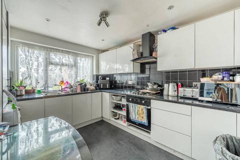 2 bedroom flat for sale, Bangor Close, Northolt, UB5