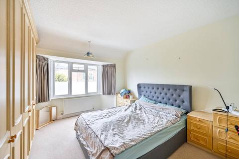 149 Latchmere Lane, Kingston Upon Thames, KT2 5NX