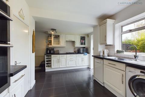 3 bedroom semi-detached house for sale, Coniston Road, Newton, CH2