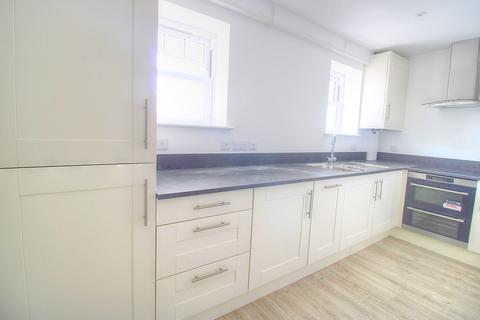 2 bedroom apartment to rent, Heatherleigh, Eastbourne BN22
