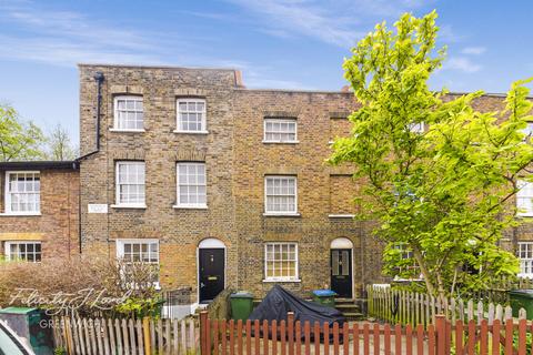 4 bedroom terraced house for sale, Old Woolwich Road, London, SE10 9PR