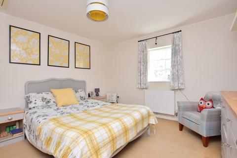 2 bedroom flat to rent, London Road Dover CT17