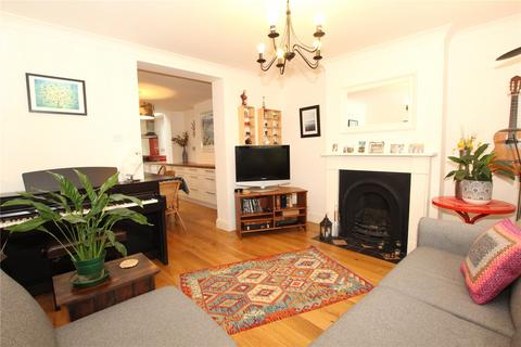 86 Waverley Road, London, SE18 7TJ