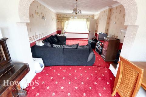 3 bedroom semi-detached house for sale, Station Road North, Belton