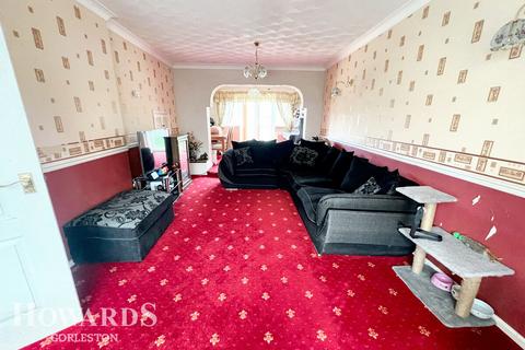 3 bedroom semi-detached house for sale, Station Road North, Belton