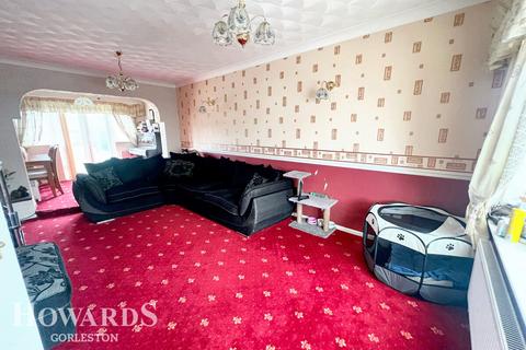 3 bedroom semi-detached house for sale, Station Road North, Belton