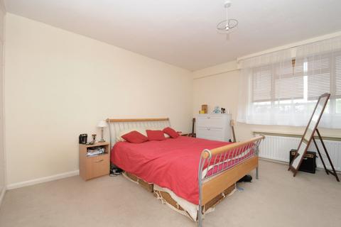 2 bedroom apartment to rent, Carlton Drive Putney SW15