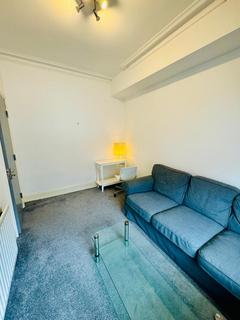 2 bedroom terraced house to rent, Leeds LS6
