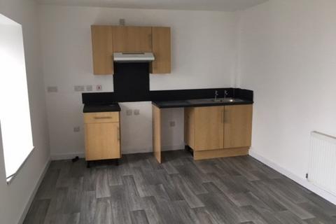 2 bedroom flat to rent, Pembroke Dock SA72
