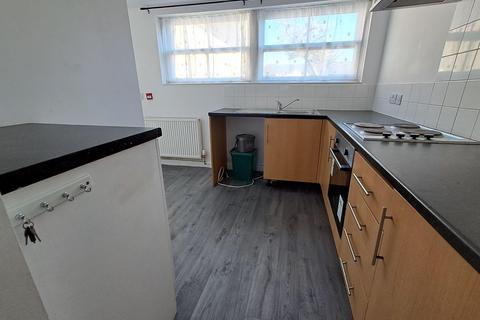 Studio to rent, Commercial Row, Pembroke Dock, Pembrokeshire