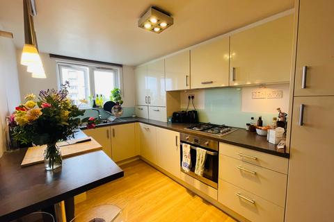 1 bedroom flat to rent, 167 Green Lanes, London N16