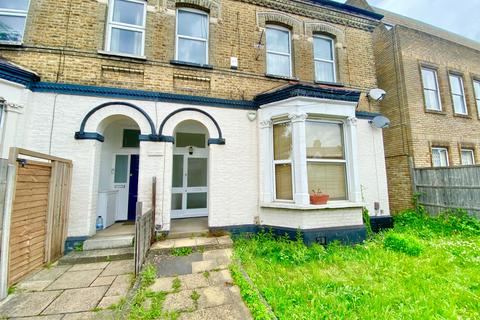 2 bedroom apartment to rent, 287 Ballards Lane, London N12