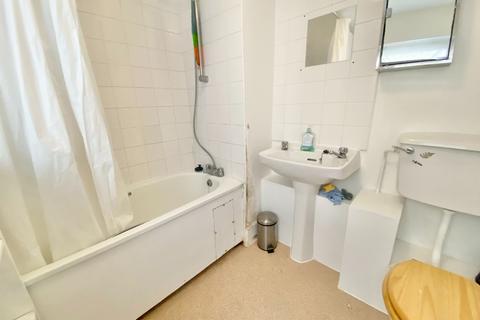 3 bedroom flat to rent, London N19