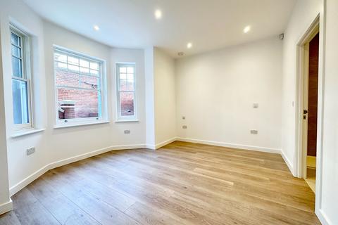 2 bedroom apartment to rent, London N6