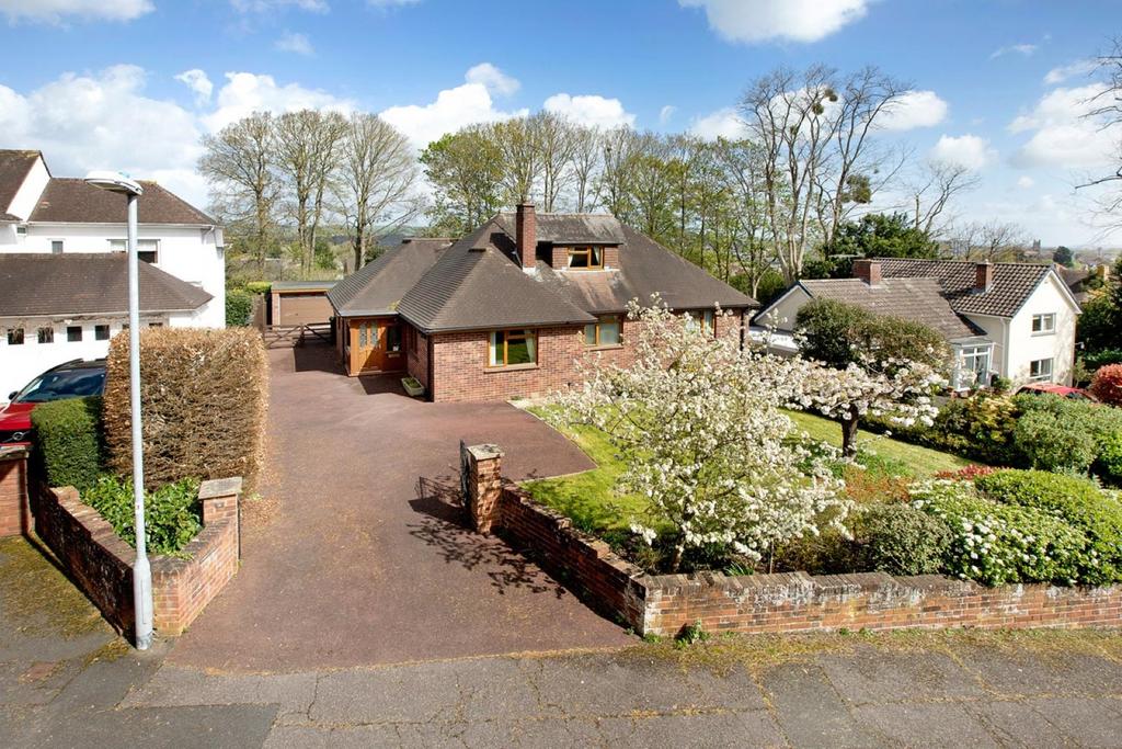 Belmont Drive, Taunton TA1 3 bed detached house for sale £595,000