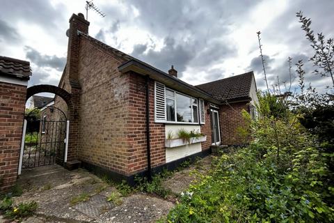 3 bedroom detached bungalow for sale, 115 Park Road, New Barnet, Barnet, Hertfordshire, EN4 9QR