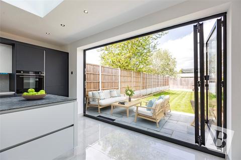 8 Windsor Road, Hornchurch, RM11 1PD