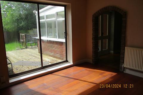 3 bedroom terraced house to rent, Doddington, Telford TF3