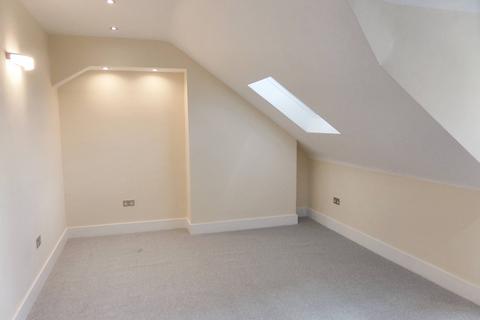 1 bedroom flat to rent, Bensham Manor Road, Thornton Heath CR7
