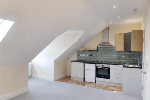 1 bedroom flat to rent, Bensham Manor Road, Thornton Heath CR7