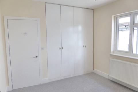 1 bedroom flat to rent, Bensham Manor Road, Thornton Heath CR7