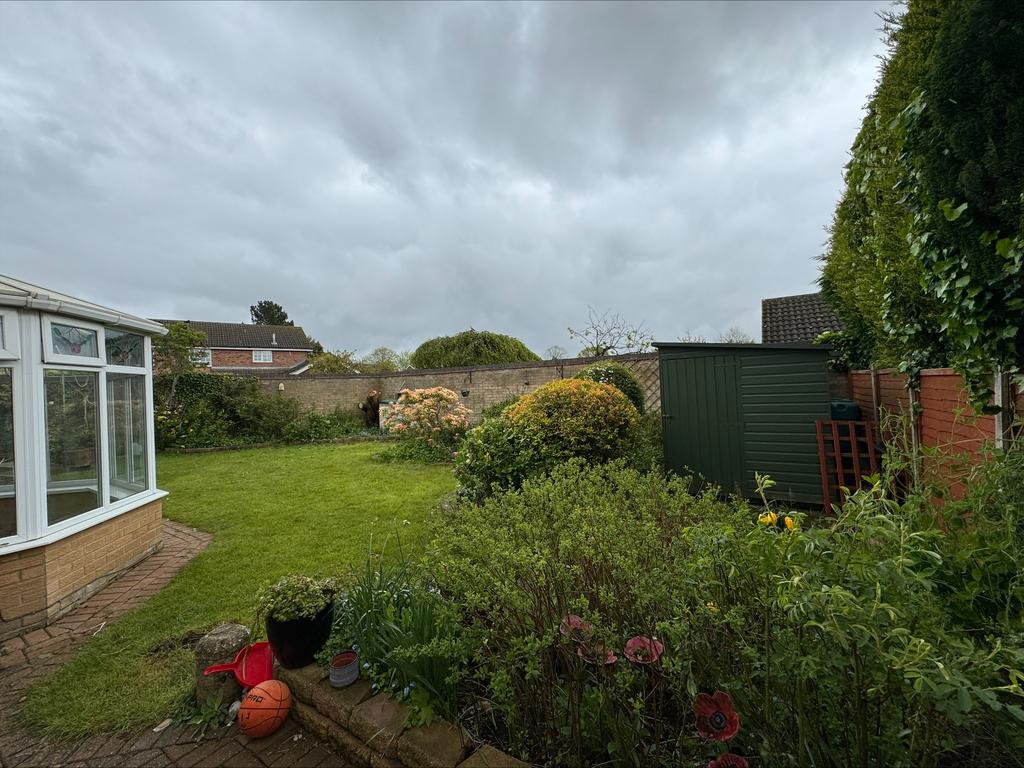 Gloucester Road, Grantham, NG31 4 bed detached house £1,395 pcm (£322 pw)