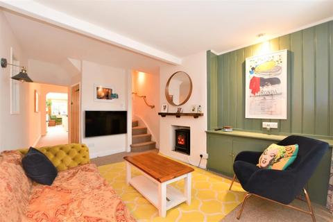 2 bedroom cottage to rent, River Road Arundel BN18