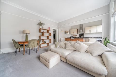 2 bedroom apartment to rent, Wickham Road London SE4