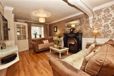 4 bedroom semi-detached house for sale, Wiltshire Drive, Glossop, Derbyshire, SK13