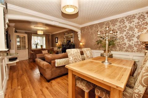 4 bedroom semi-detached house for sale, Wiltshire Drive, Glossop, Derbyshire, SK13