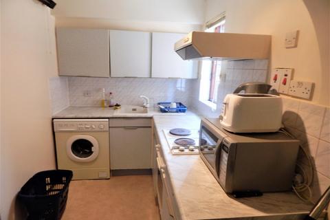 Studio for sale, Gilpin Close, Mitcham, Surrey