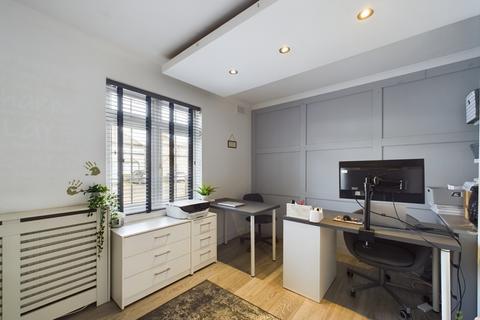 69 Burnell Avenue, Welling, DA16 3HP