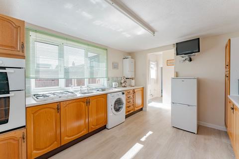 11 Blinco Road, Lowestoft, NR32 3PB