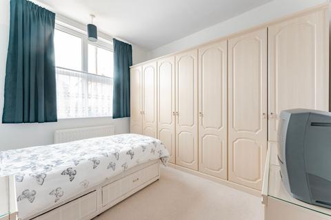 11 Blinco Road, Lowestoft, NR32 3PB