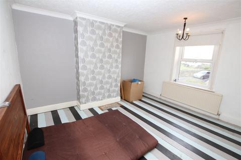 8 Green Road, Penistone, Sheffield, S36 6BE