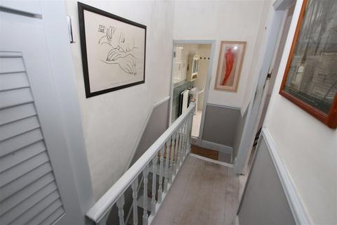 8 Green Road, Penistone, Sheffield, S36 6BE