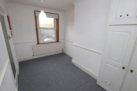 8 Green Road, Penistone, Sheffield, S36 6BE