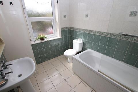 8 Green Road, Penistone, Sheffield, S36 6BE