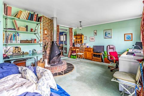 24 Cleardene, Dorking, RH4 2BY
