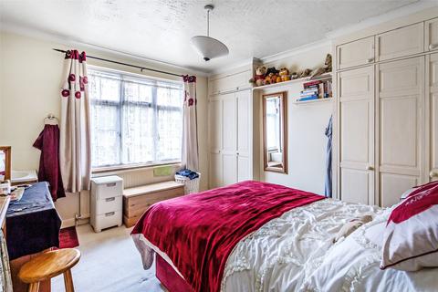 24 Cleardene, Dorking, RH4 2BY