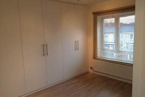 1 bedroom flat to rent, Kenwood Court, London NW9