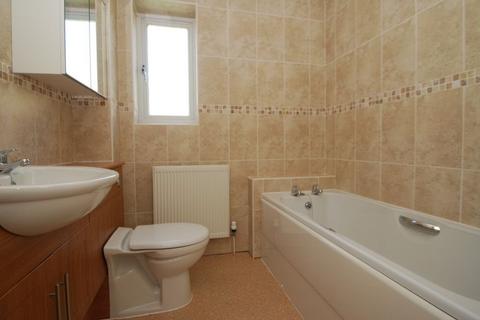 2 bedroom flat to rent, Woodvale Close, Higham, Barnsley, S75 1PP