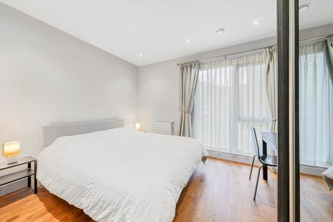 2 bedroom flat to rent, Lawn Road, London, NW3.