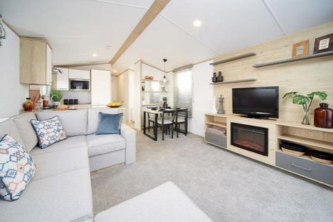 2 bedroom static caravan for sale, Felixstowe Beach, Walton Avenue IP11