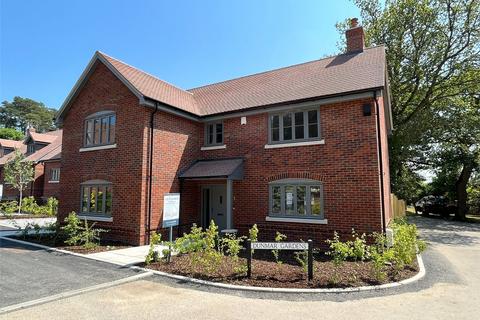 4 bedroom detached house for sale, Dunmar Gardens, Camberley GU15