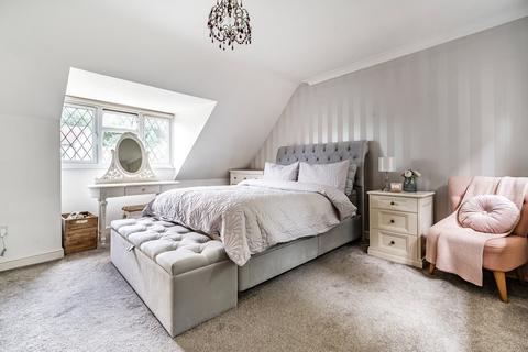16 Beaufront Road, Camberley, GU15 1NF