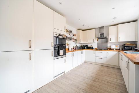 4 bedroom house for sale, Frimley, Camberley GU16