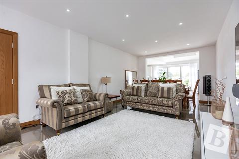 25 The Chase, Romford, RM1 4BE