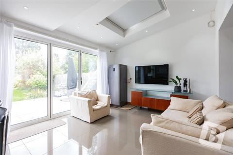 25 The Chase, Romford, RM1 4BE