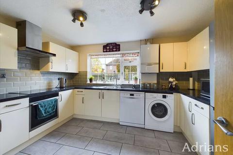 4 bedroom detached house for sale, Kelvedon Close, Chelmsford